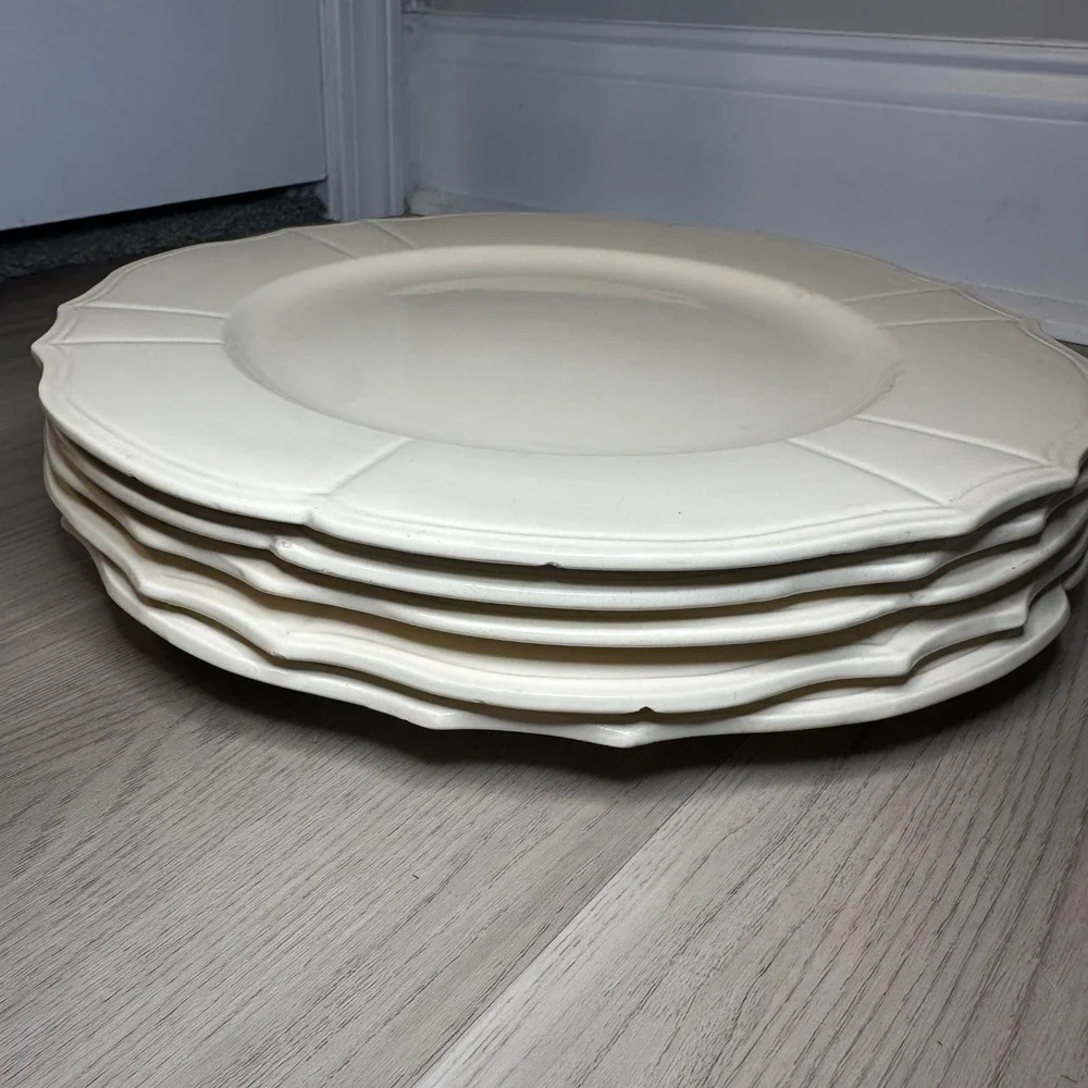 Pier 1 McKenzie Cream‎ Scalloped Earthenware Dinner Plates Set 5 France 12 3/4